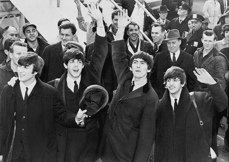 Os Beatles quando chegaram no Aeroporto JFK, em Nova Iorque, em 7 de fevereiro de 1964
