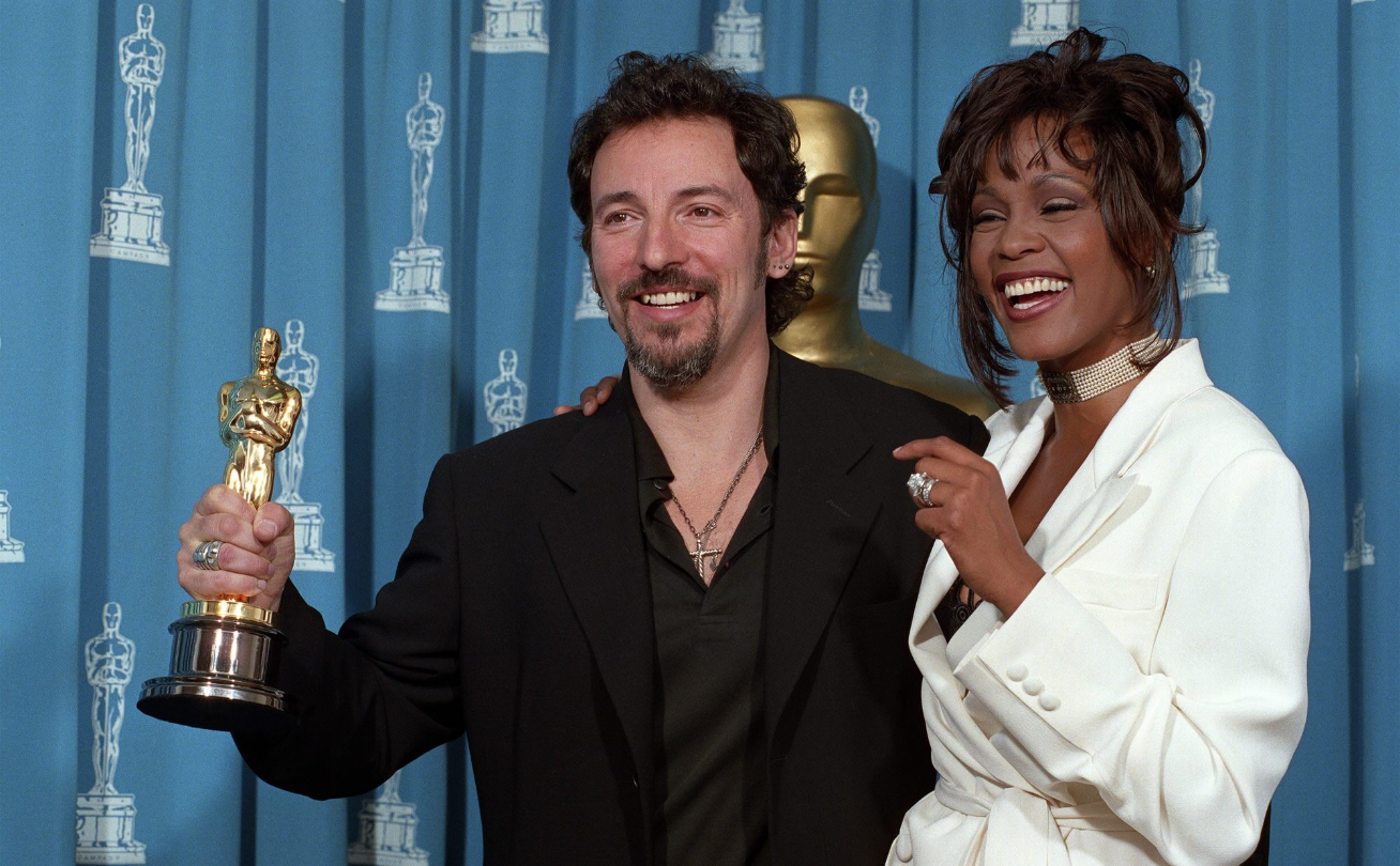 ganhou um Oscar em 1994 por sua música "Streets of Philadelphia", que apareceu na trilha sonora do filme Philadelphia.