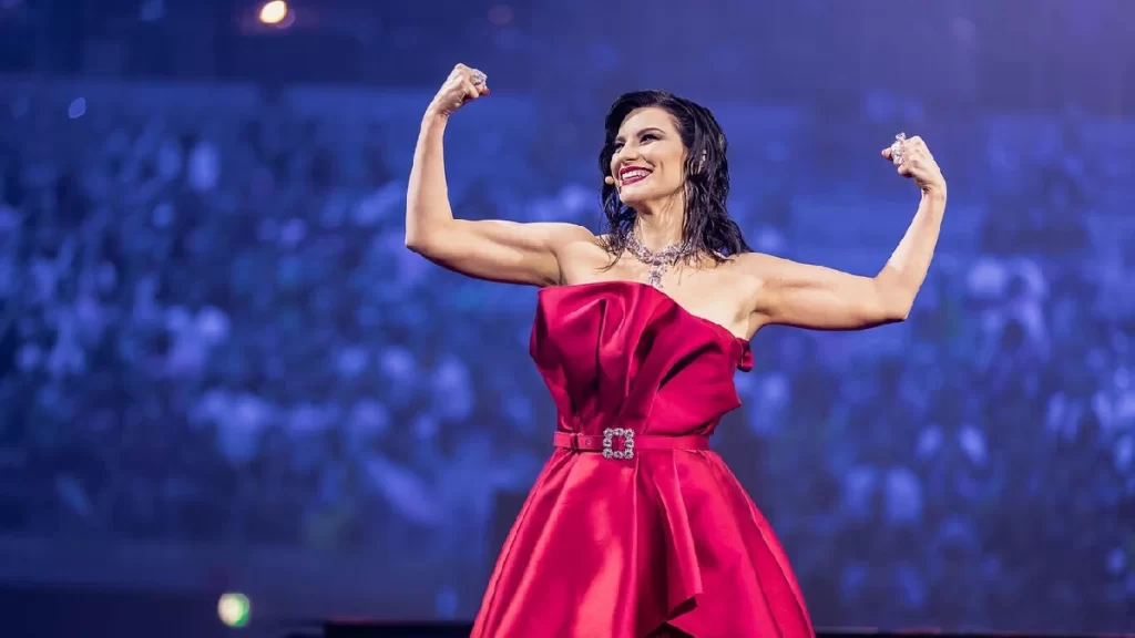 Uma curiosidade interessante sobre Laura Pausini é que ela é a única artista italiana a ganhar um Grammy Award na categoria "Best Latin Pop Album" por dois álbuns distintos. Ela recebeu o Grammy por "Escucha" (2005) e, posteriormente, por "Primavera Anticipada" (2009), destacando sua influência e sucesso internacional no cenário da música latina.