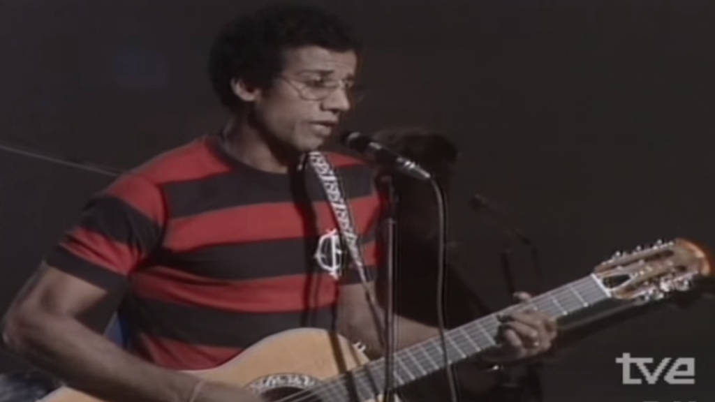 Jorge Ben Jor é apaixonado por futebol e já compôs várias músicas inspiradas no esporte, sendo um torcedor fiel do Flamengo.